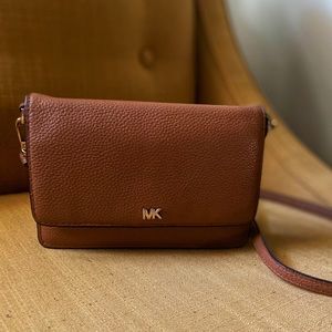 Michael Kors Pebble Leather Crossbody Wallet